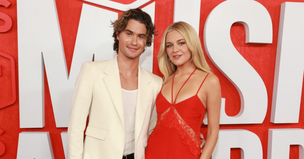 Kelsea Ballerini and Chase Stokes